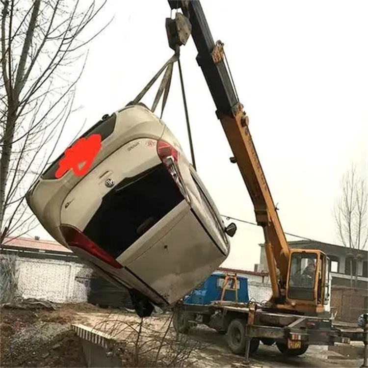 南丹吊车救援小汽车怎么吊